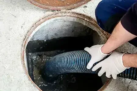 Desentupimento de Caixa de Esgoto Urgente | CENTRAL DESENTUPIR 24h